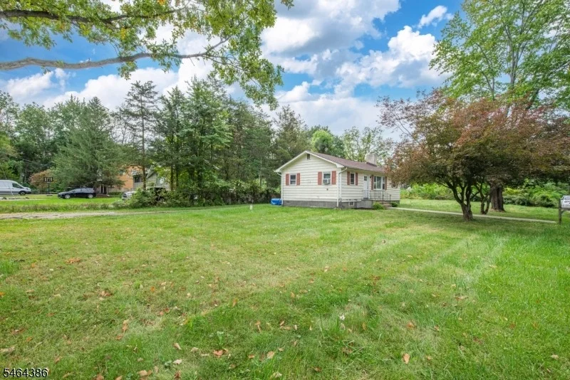 Photo of 4 Gilbert Dr