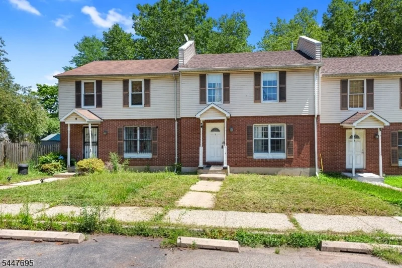 Photo of 4 Dandridge Dr