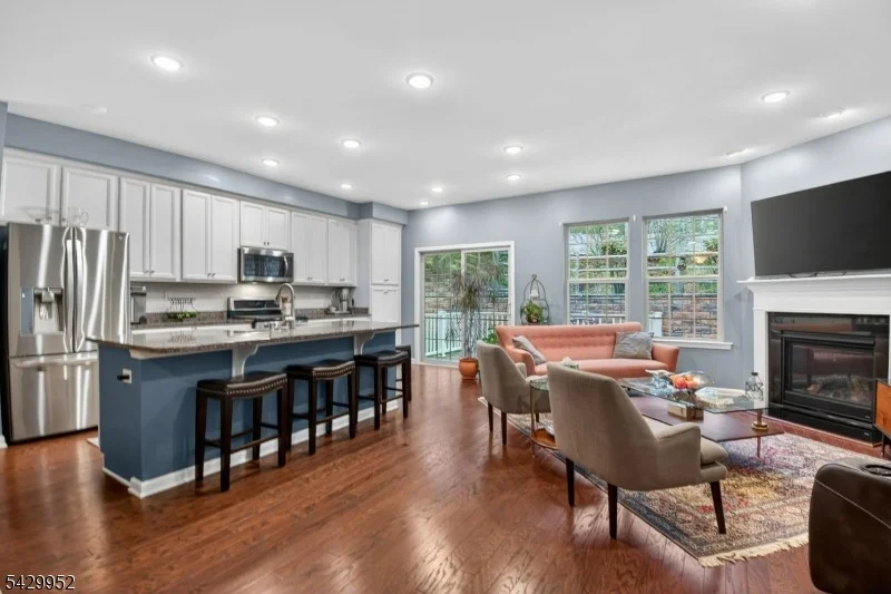 Photo of 104 Albert Ct