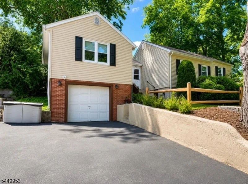 Photo of 501 Diamond Spring Rd
