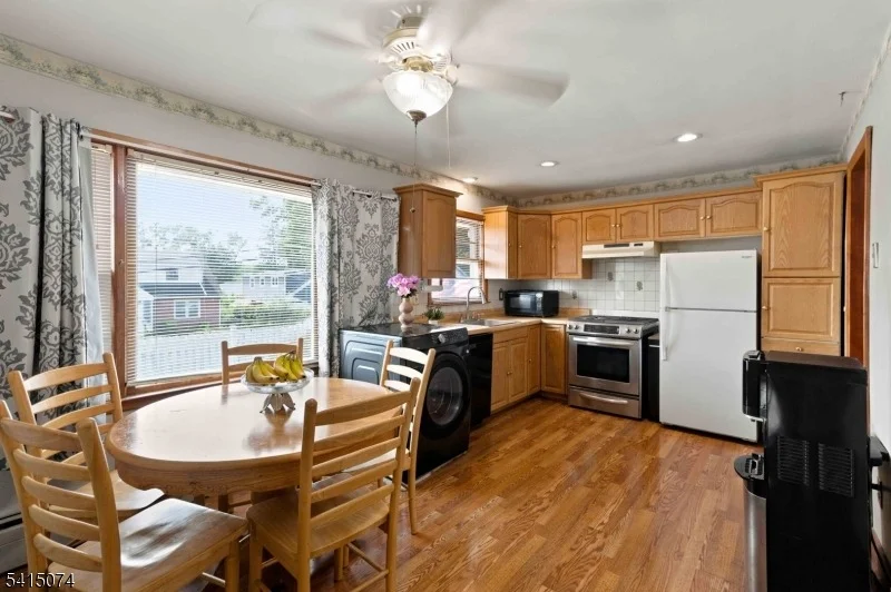 Photo of 1 Roy St