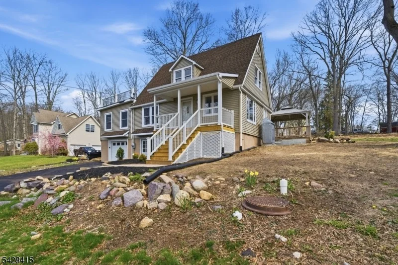 Photo of 4 Hillside Rd