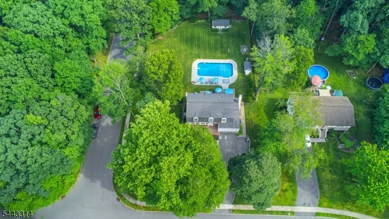 Photo of 37 Camelot Dr