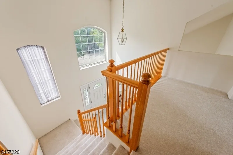 Photo of 4 Hawthorn Dr