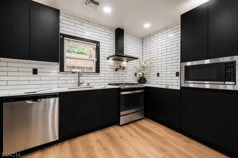 Photo of 345 Rutherford Ave