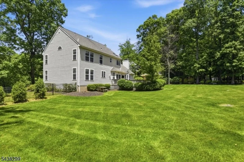 Photo of 7 Donna Ln