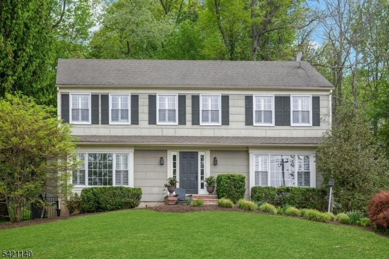 Photo of 744 River Rd