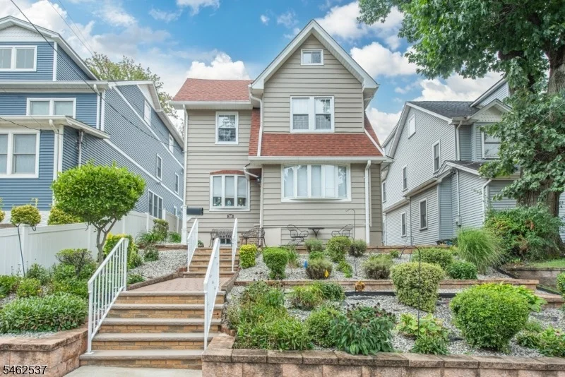 Photo of 359 Pennington Ave