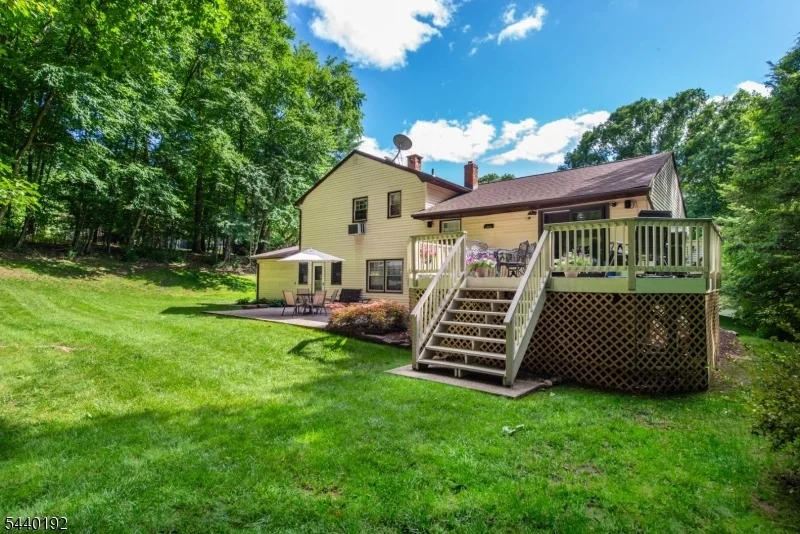 Photo of 27 Dewey Dr
