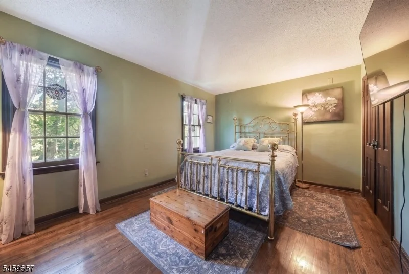 Photo of 44 Chestnut Rd