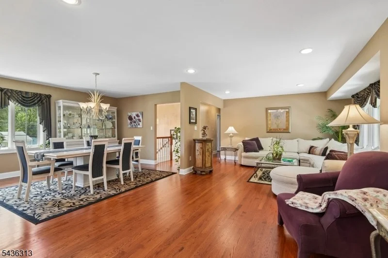 Photo of 18 Mary Ellen Dr