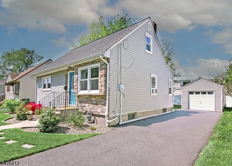 Photo of 104 Hillcrest Ter