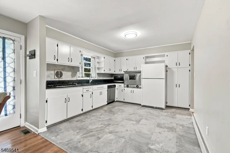 Photo of 3 Meadow Brook Rd