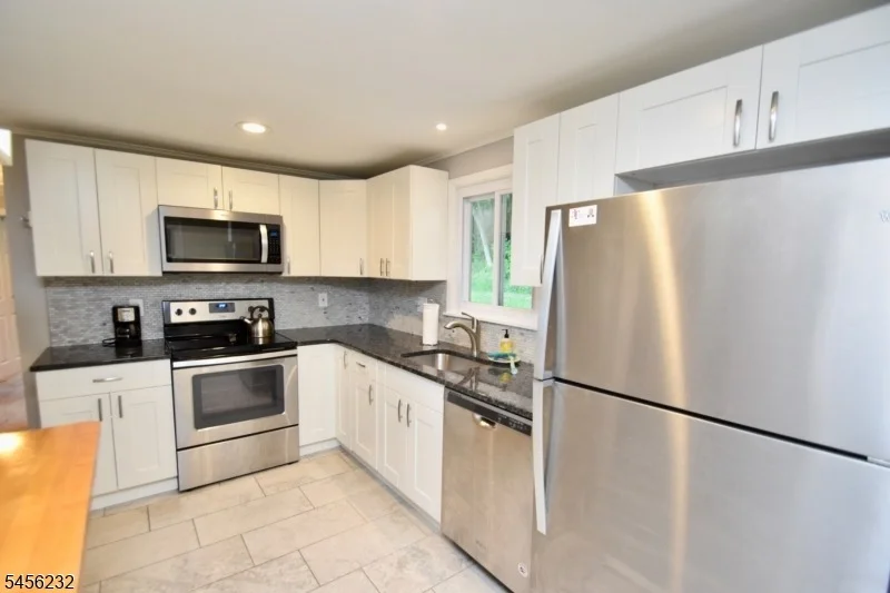 Photo of 131 Munsonhurst Rd