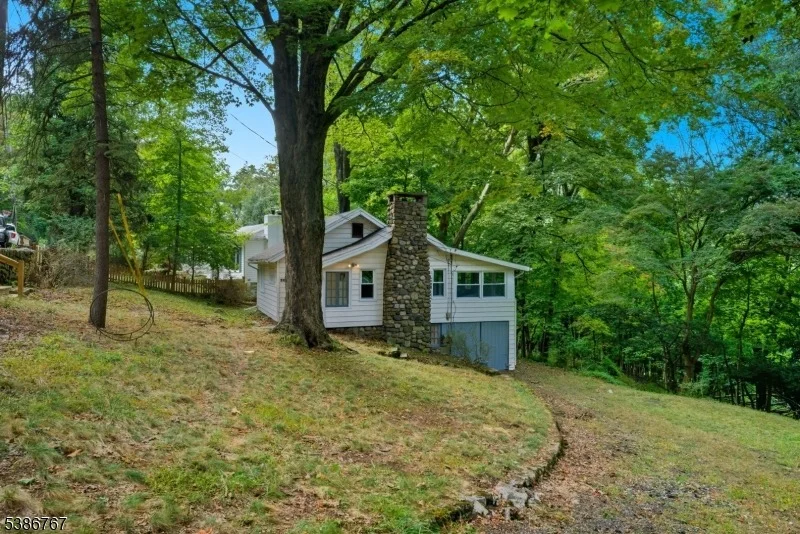 Photo of 330 Springbrook Trl