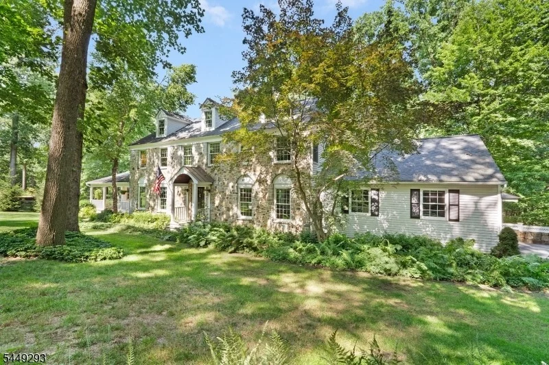 Photo of 11 Summit Rd