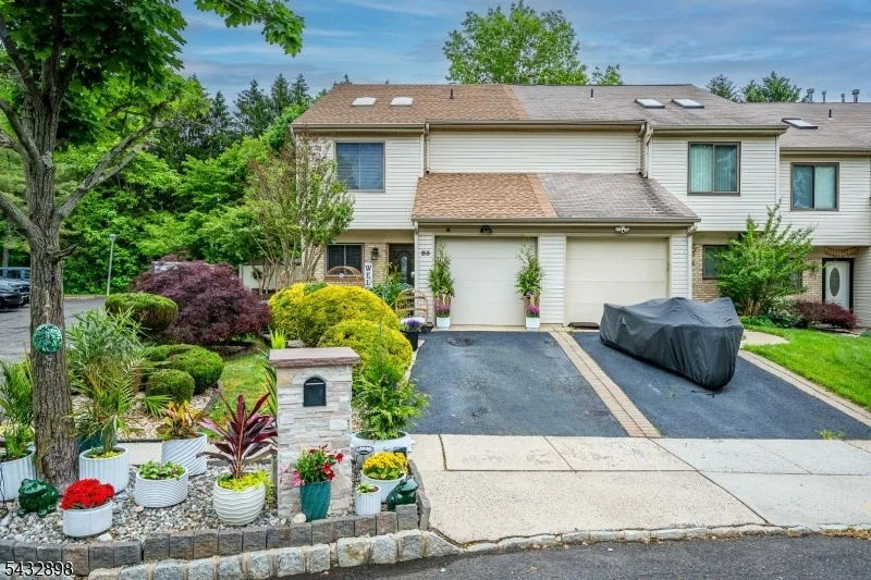 Photo of 85 Homestead Dr
