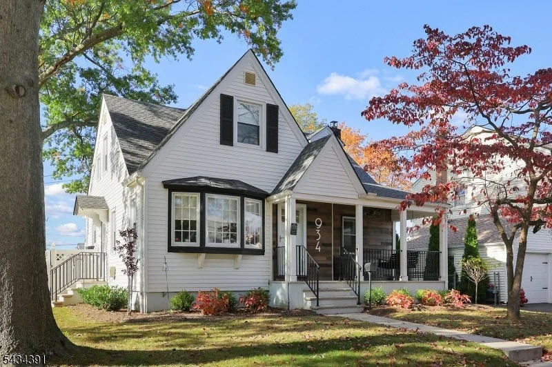 Photo of 934 Moessner Ave