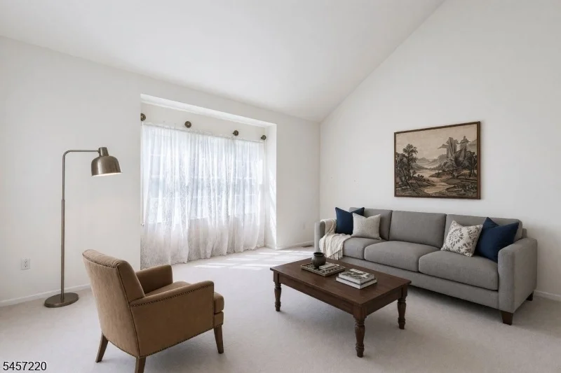 Photo of 4 Hawthorn Dr