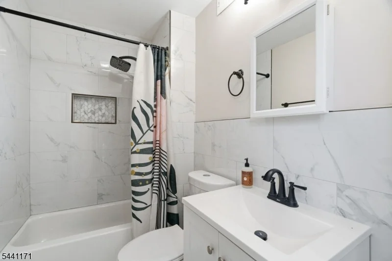 Photo of 87 Madison Ave