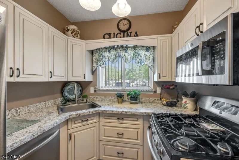Photo of 602 Brittany Dr