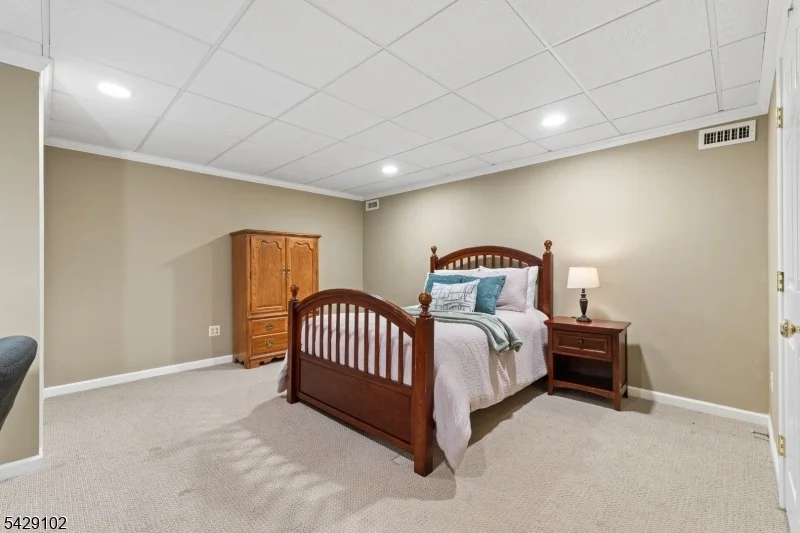 Photo of 16 Yorkshire Dr