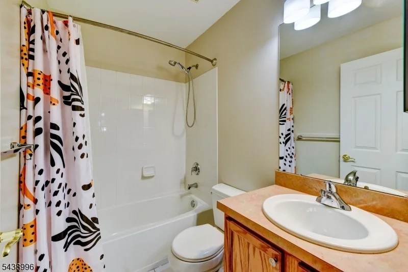 Photo of 118 Barclay Dr