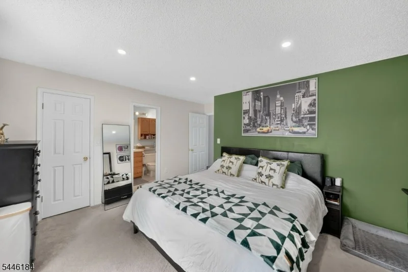 Photo of 161 Gregory Ln