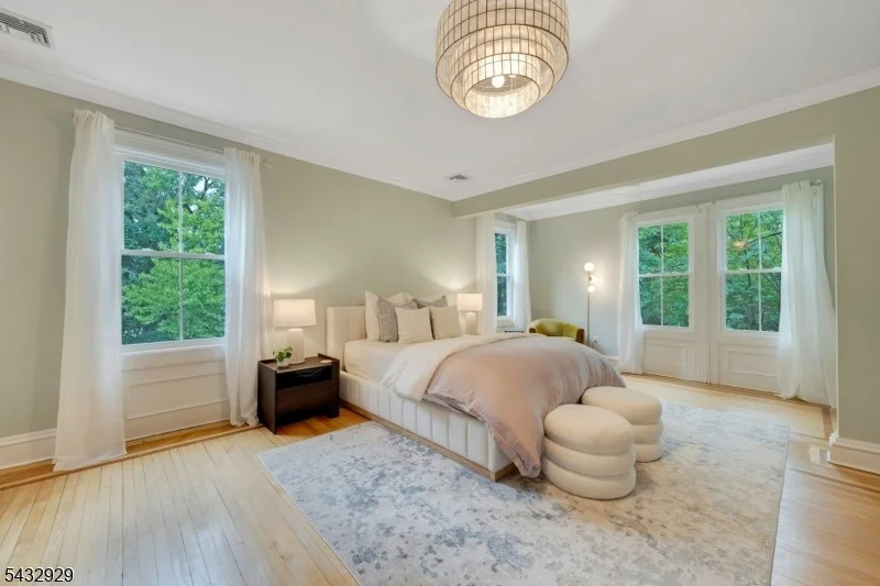 Photo of 42 Llewellyn Rd