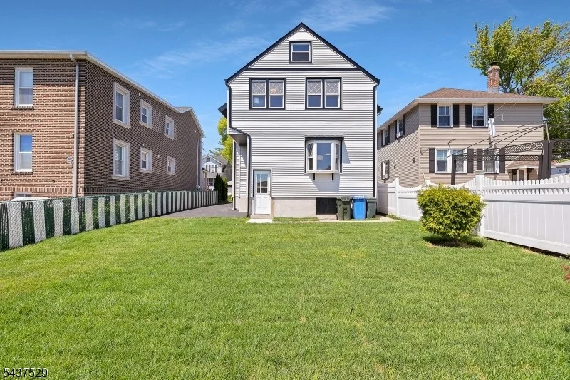 Photo of 132 Argyle Pl