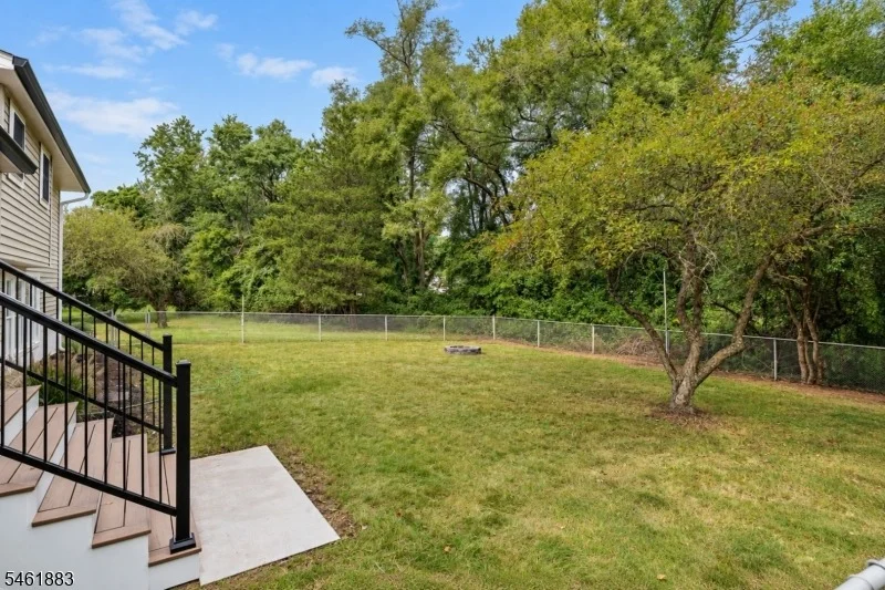 Photo of 157 Circle Dr