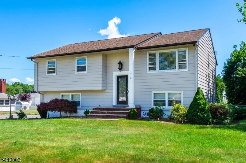 Photo of 8 Kennedy Dr