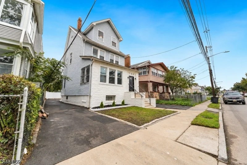 Photo of 155 Augusta St
