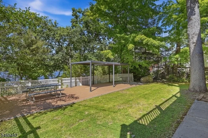 Photo of 212 Long Pond Rd