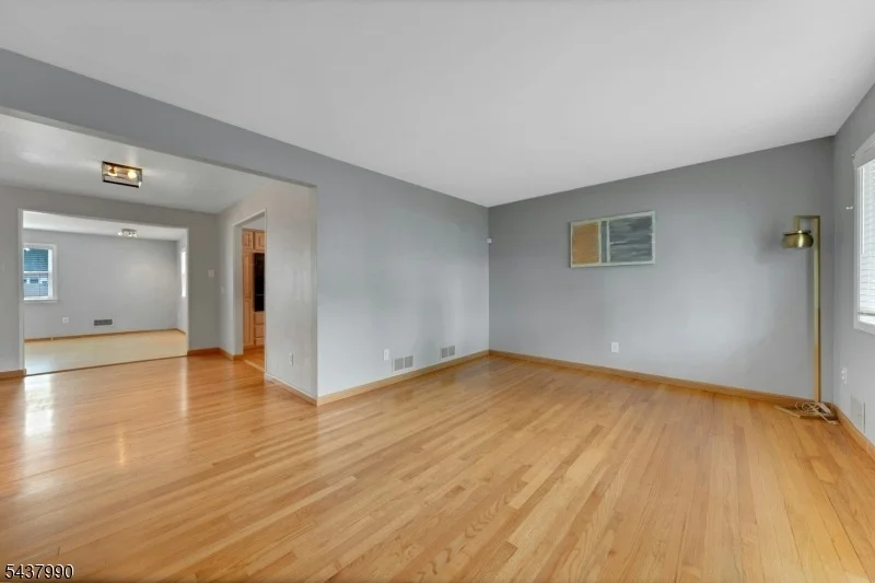 Photo of 451 Chestnut St