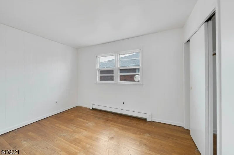 Photo of 183 Devon St
