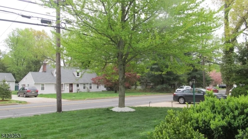 Photo of 815 Mountain Ave