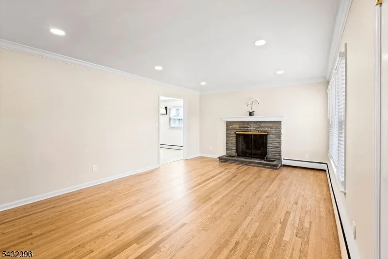 Photo of 663 Mountain Ave