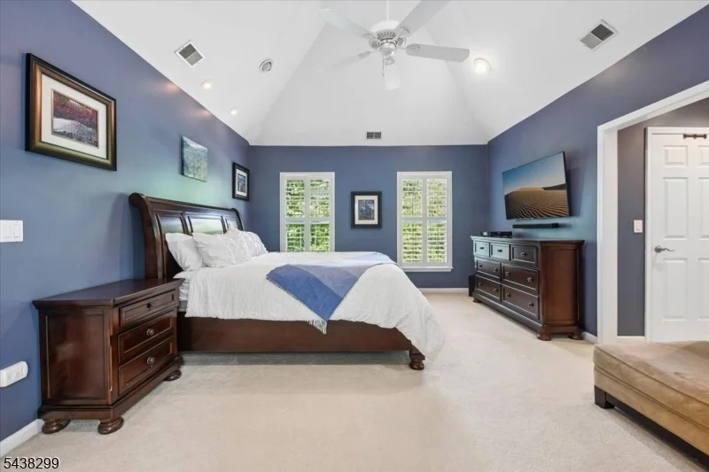 Photo of 7 Donna Ln