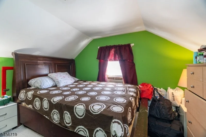 Photo of 18 Elycroft Ave