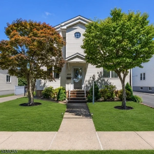 Photo of 465 Ellen St