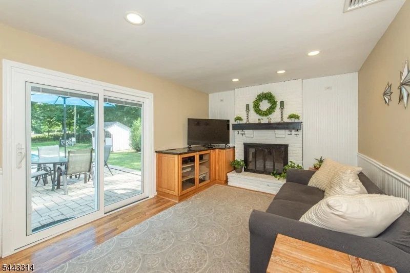 Photo of 37 Camelot Dr