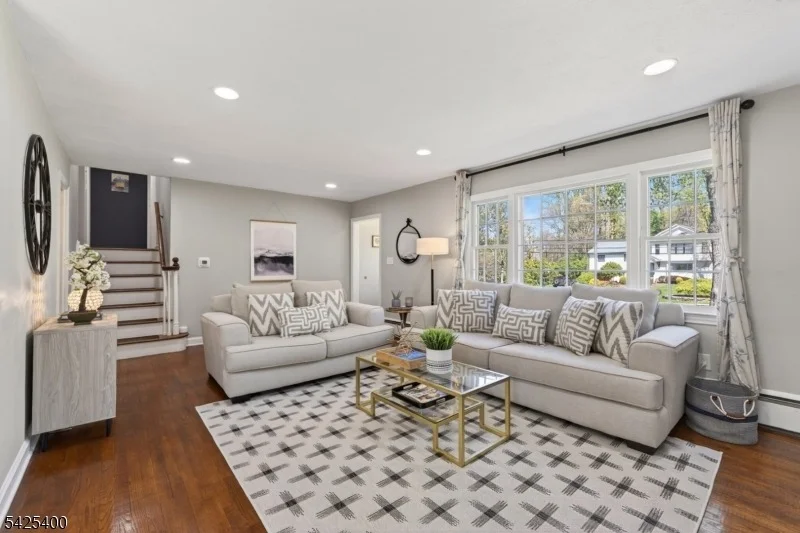 Photo of 28 Spring Ridge Dr