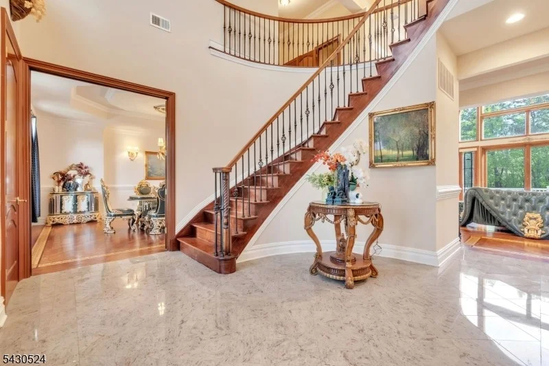 Photo of 37 Robbins Rd