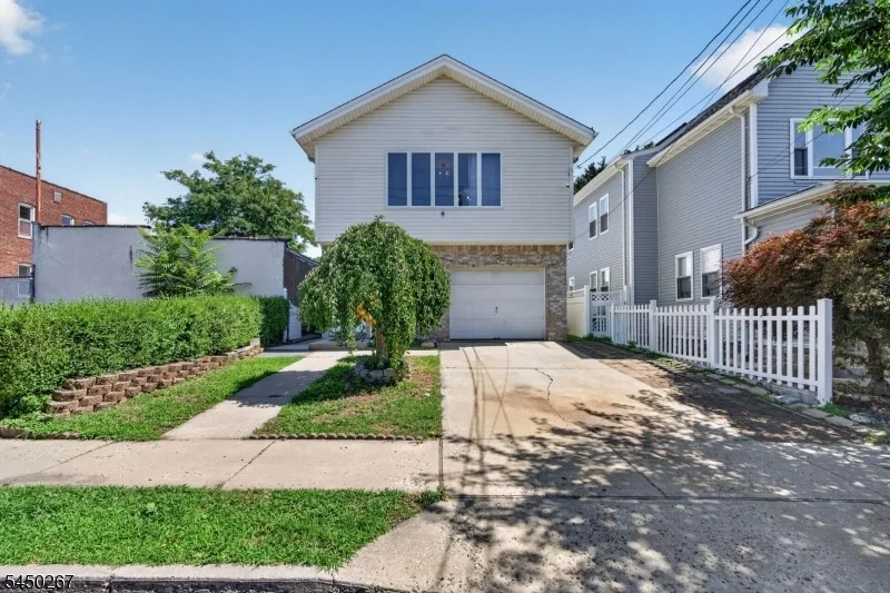 Photo of 81 Home Pl
