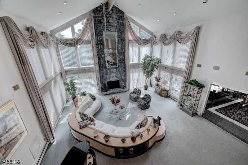Photo of 52 Edgemont Rd