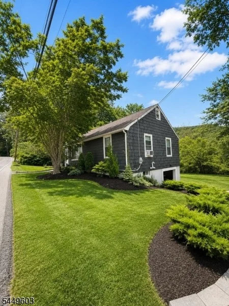 Photo of 18 Tamarack Rd