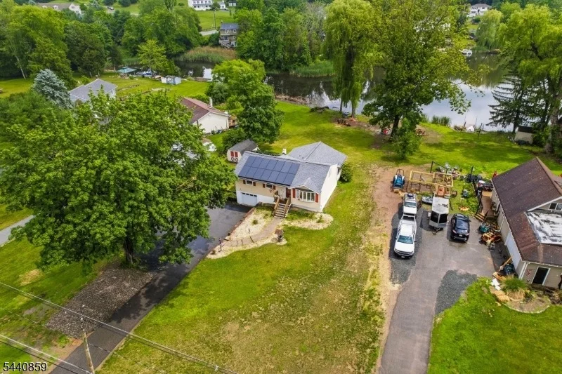 Photo of 194 Decker Pond Rd
