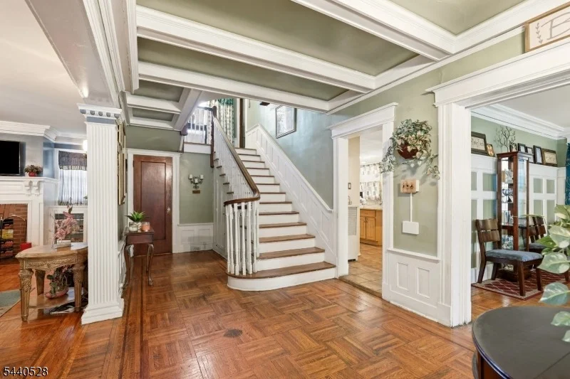 Photo of 569 Berkeley Ave