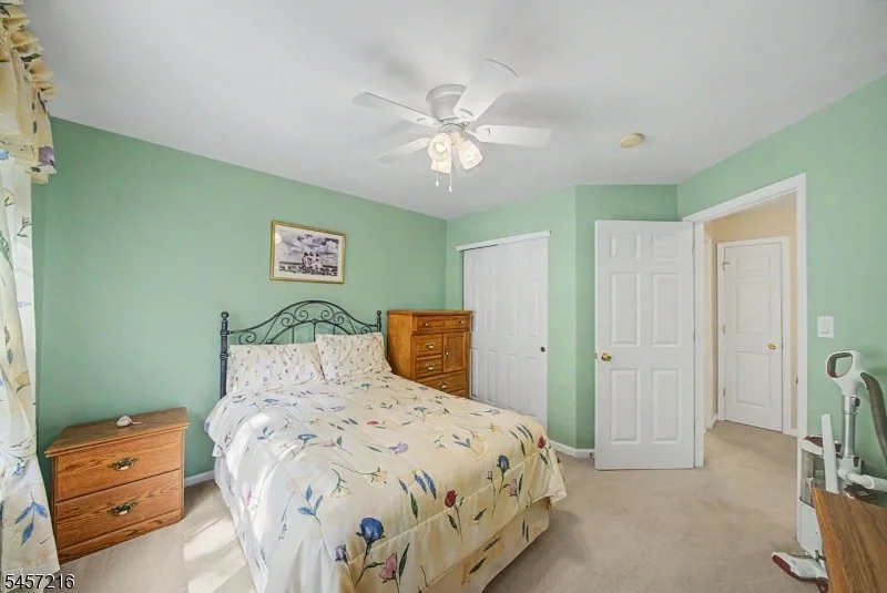 Photo of 42 HICKORY WAY